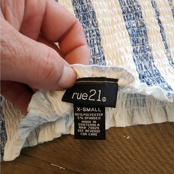Rue 21 halter top blue white size x small - Picture 3 of 3